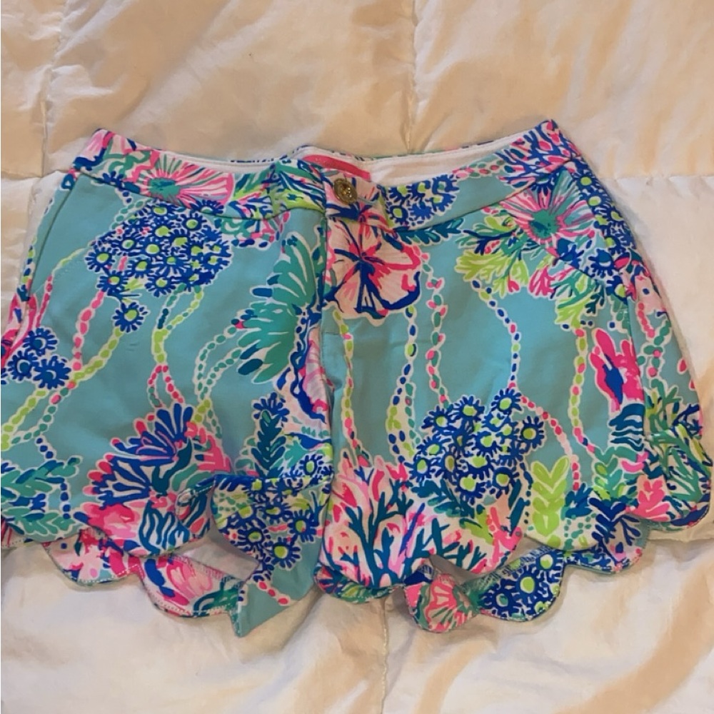 NWT Lilly Pulitzer scallop bottom shorts